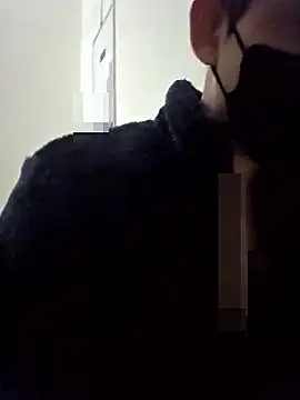 Snapshot of yanonam chatting on 10/25/25, 06:46 yanonam online show from 10/25/25, 06:46