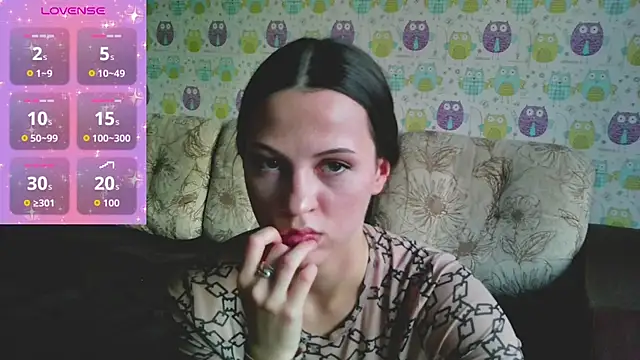 Snapshot of Ilussionmoon chatting on 10/23/25, 11:20 Ilussionmoon online show from 10/23/25, 11:20