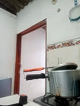 blanca24325 online show from 10/28/25, 07:38