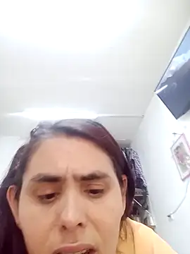 blanca24325 online show from 10/31/25, 05:36