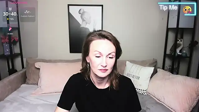 Snapshot of poniketis chatting on 10/29/25, 02:30 poniketis online show from 10/29/25, 02:30