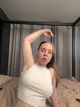 LunaDreeam online show from 11/14/25, 05:00