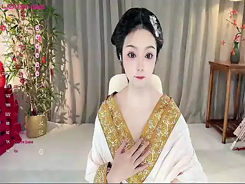 Snapshot of LuckyGirl_GeGe chatting on 10/27/25, 08:07 LuckyGirl GeGe online show from 10/27/25, 08:07
