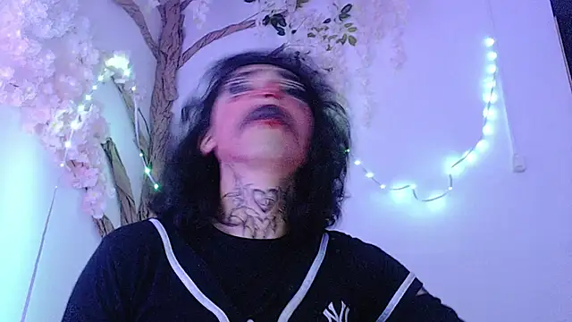 Sakura  Love  online show from 10/25/25, 02:19