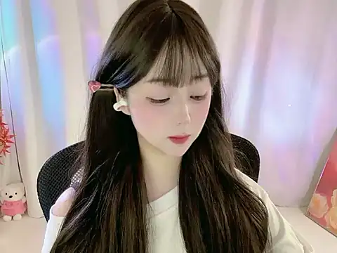 Snapshot of Clover_zizi chatting on 10/29/25, 09:22 Clover zizi online show from 10/29/25, 09:22