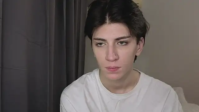 Snapshot of Oliver_star_boy_ chatting on 11/01/25, 06:54 Oliver star boy online show from 11/01/25, 06:54