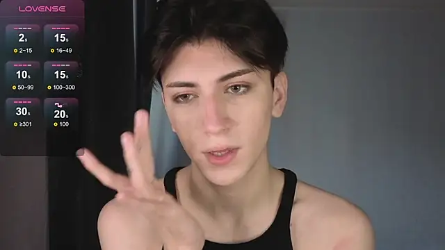 Snapshot of Oliver_star_boy_ chatting on 11/25/25, 12:05 Oliver star boy online show from 11/25/25, 12:05