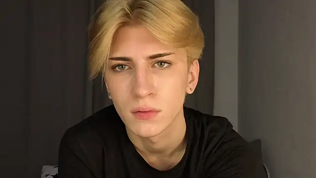 Oliver star boy  online show from 05/05/26, 06:27