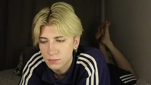 Oliver star boy  online show from 06/04/26, 07:09