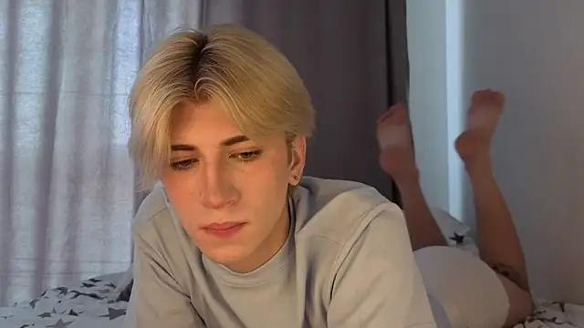 Oliver star boy  online show from 06/12/26, 07:51