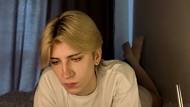 Oliver star boy  online show from 06/14/26, 11:23