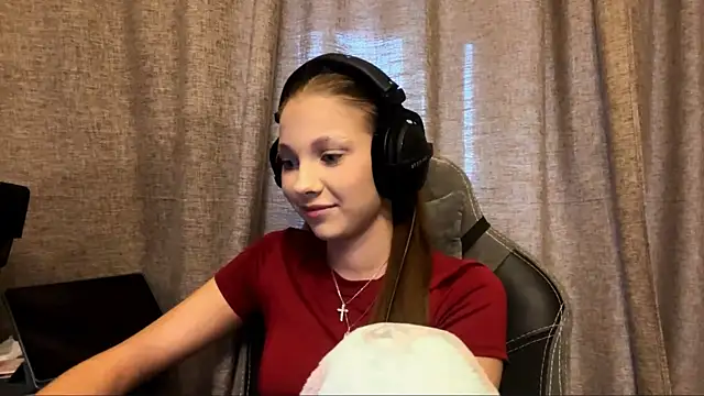 Snapshot of Softixq chatting on 10/29/25, 01:13 Softixq online show from 10/29/25, 01:13