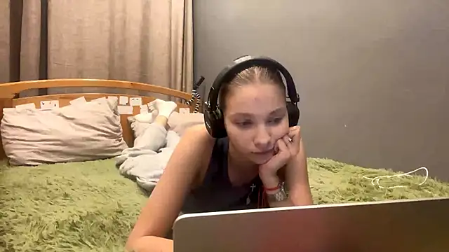 Snapshot of Softixq chatting on 12/03/25, 03:54 Softixq online show from 12/03/25, 03:54