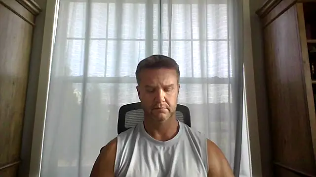 Snapshot of 45andfit1 chatting on 11/07/25, 02:06 45andfit1 online show from 11/07/25, 02:06