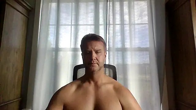 Snapshot of 45andfit1 chatting on 11/10/25, 04:17 45andfit1 online show from 11/10/25, 04:17