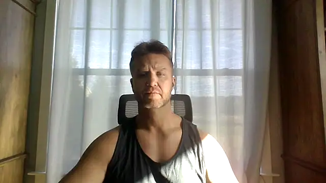 Snapshot of 45andfit1 chatting on 11/14/25, 03:00 45andfit1 online show from 11/14/25, 03:00