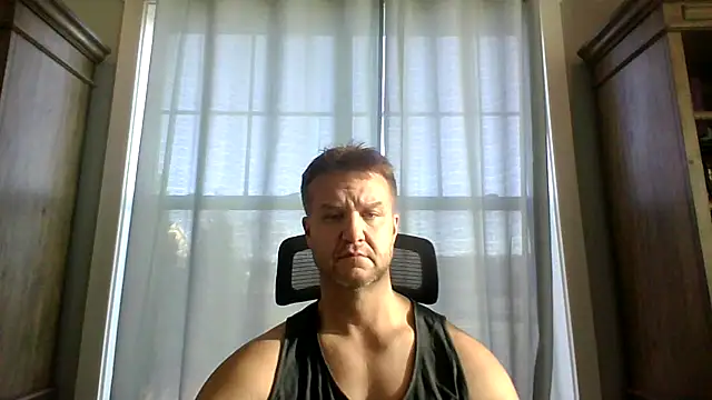 Snapshot of 45andfit1 chatting on 12/03/25, 02:04 45andfit1 online show from 12/03/25, 02:04