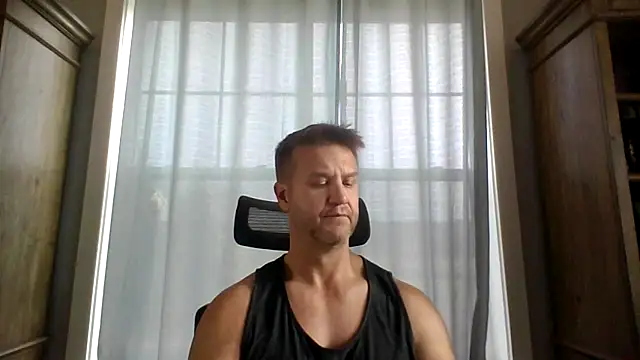 Snapshot of 45andfit1 chatting on 12/04/25, 02:04 45andfit1 online show from 12/04/25, 02:04