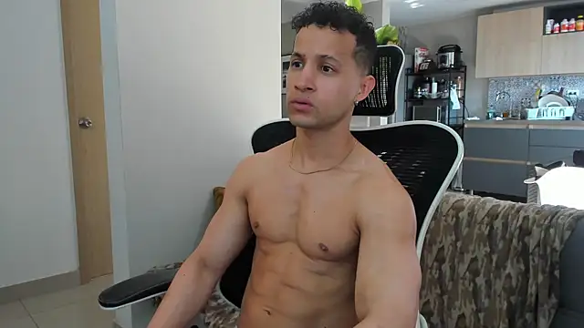 Snapshot of Paul_Reybor chatting on 10/24/25, 02:13 Paul Reybor online show from 10/24/25, 02:13