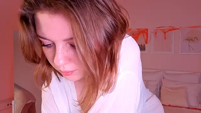 Snapshot of PollyRouge__ chatting on 10/29/25, 01:57 PollyRouge online show from 10/29/25, 01:57