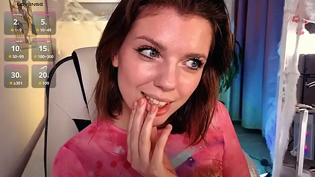 Snapshot of PollyRouge__ chatting on 11/05/25, 02:28 PollyRouge online show from 11/05/25, 02:28