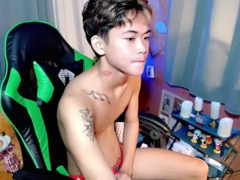 Snapshot of AsianCuteGuy21 chatting on 11/19/25, 08:25 AsianCuteGuy21 online show from 11/19/25, 08:25