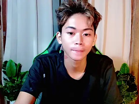 Snapshot of AsianCuteGuy21 chatting on 11/23/25, 02:39 AsianCuteGuy21 online show from 11/23/25, 02:39