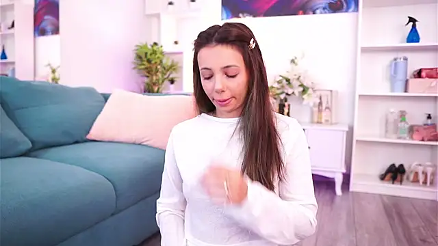 Snapshot of Aisha_Bee chatting on 11/28/25, 10:07 Aisha Bee online show from 11/28/25, 10:07