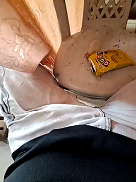 Snapshot of chrisxxc chatting on 10/27/25, 11:58 chrisxxc online show from 10/27/25, 11:58