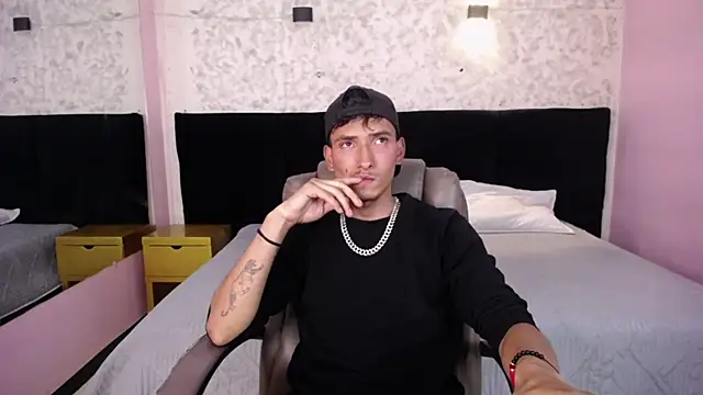 SavageLover  online show from 11/25/25, 03:39