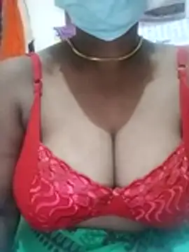 Snapshot of sivashree chatting on 11/11/25, 03:28 sivashree online show from 11/11/25, 03:28