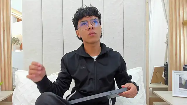 adams bobby online show from 07/25/26, 11:08