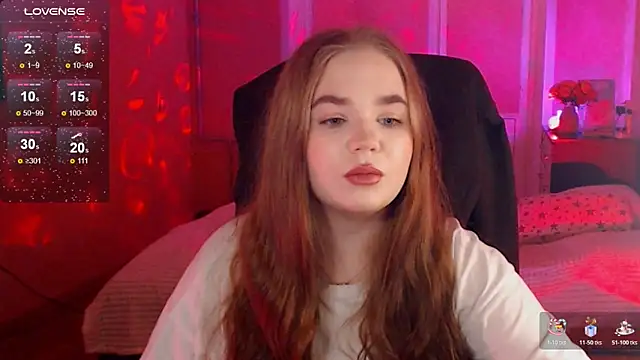 Snapshot of EmilyRisse chatting on 10/31/25, 05:25 EmilyRisse online show from 10/31/25, 05:25