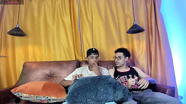 Snapshot of Suckdream1 chatting on 11/10/25, 09:03 Suckdream1 online show from 11/10/25, 09:03