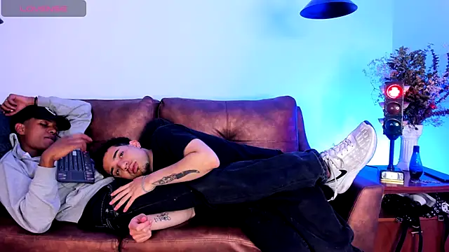 Snapshot of Suckdream1 chatting on 11/28/25, 08:44 Suckdream1 online show from 11/28/25, 08:44