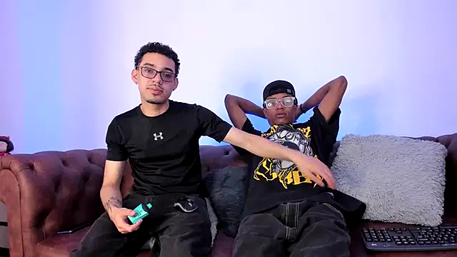 Snapshot of Suckdream1 chatting on 12/04/25, 01:31 Suckdream1 online show from 12/04/25, 01:31