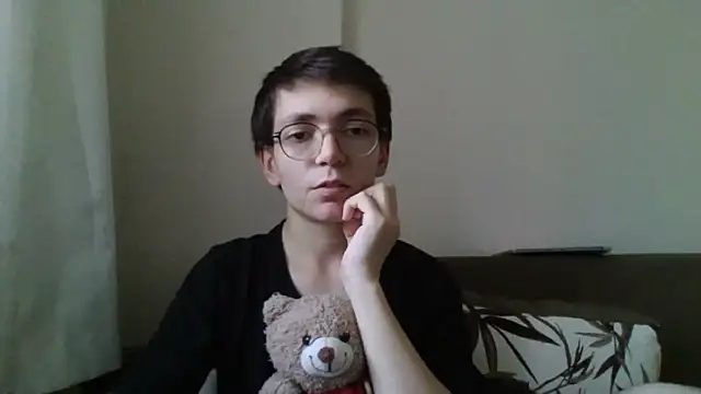 Snapshot of minikkdunyam chatting on 10/25/25, 01:07 minikkdunyam online show from 10/25/25, 01:07