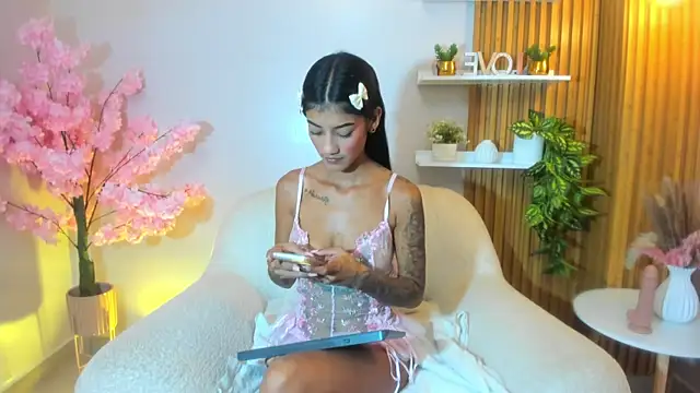 milkybaby  online show from 12/03/25, 05:22