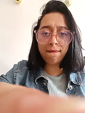 Caroline-17 online show from 11/21/25, 06:17