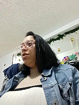 Caroline-17 online show from 12/03/25, 12:18