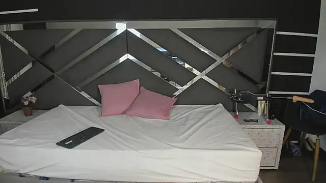 Snapshot of ScarlettParker chatting on 11/02/25, 12:51 ScarlettParker online show from 11/02/25, 12:51