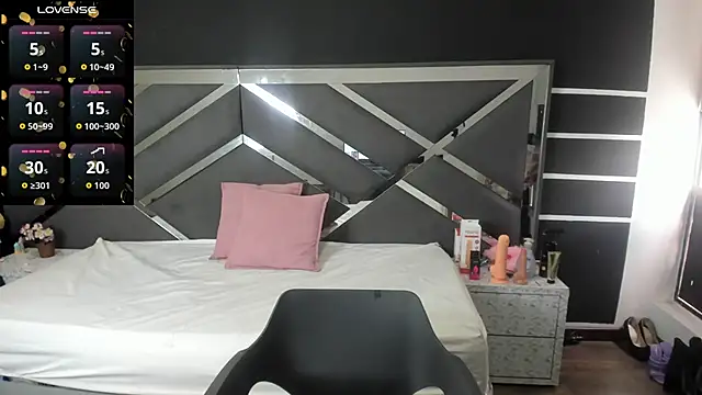 Snapshot of ScarlettParker chatting on 11/13/25, 12:59 ScarlettParker online show from 11/13/25, 12:59