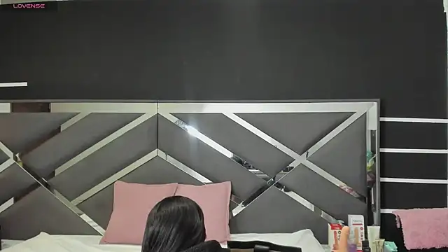 Snapshot of ScarlettParker chatting on 11/21/25, 12:04 ScarlettParker online show from 11/21/25, 12:04