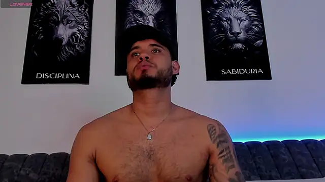 AUSTINN TORRES online show from 05/28/26, 04:21