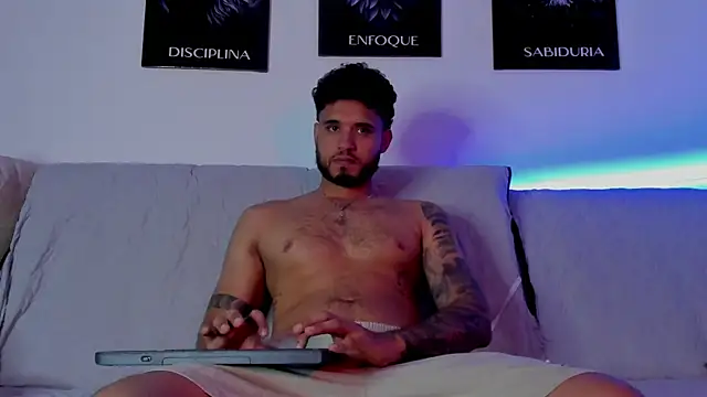 AUSTINN TORRES online show from 07/07/26, 12:13
