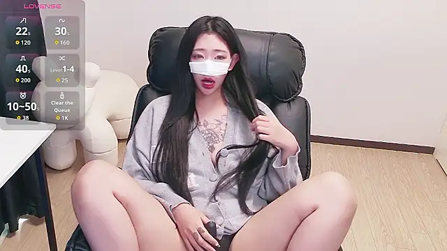 Milk Sola online show from 07/12/26, 04:36