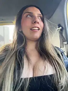 Snapshot of sarah_honey__ chatting on 11/08/25, 02:28 sarah honey online show from 11/08/25, 02:28