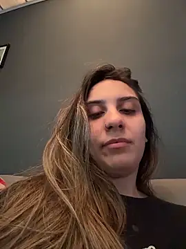 Snapshot of sarah_honey__ chatting on 11/12/25, 02:17 sarah honey online show from 11/12/25, 02:17