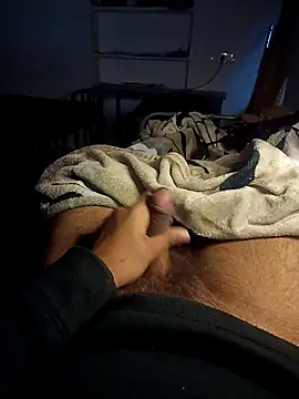 Snapshot of icandowhateveruwant3 chatting on 12/18/25, 12:22 icandowhateveruwant3 online show from 12/18/25, 12:22