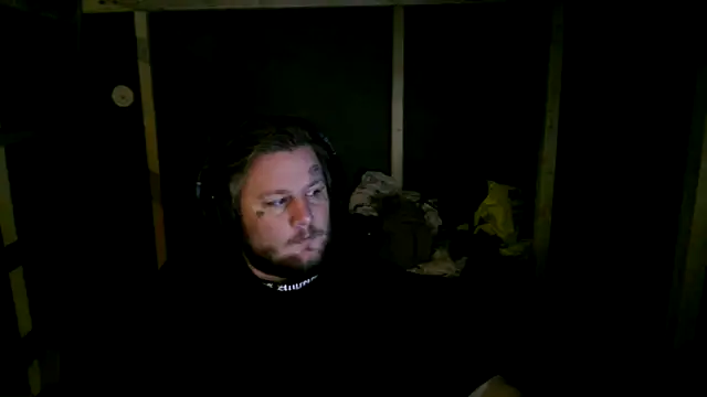 Snapshot of SWEDEN933 chatting on 11/02/25, 12:57 SWEDEN933 online show from 11/02/25, 12:57